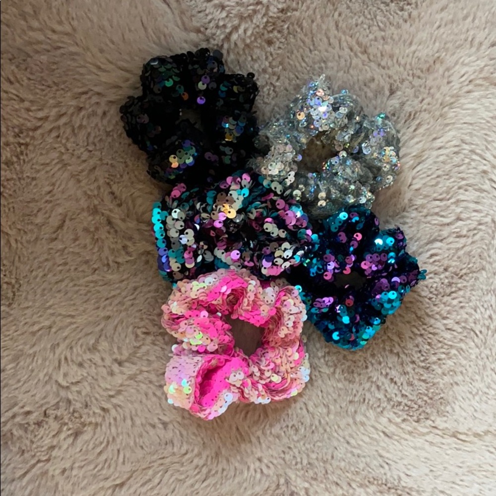 Scrunchie with sequins